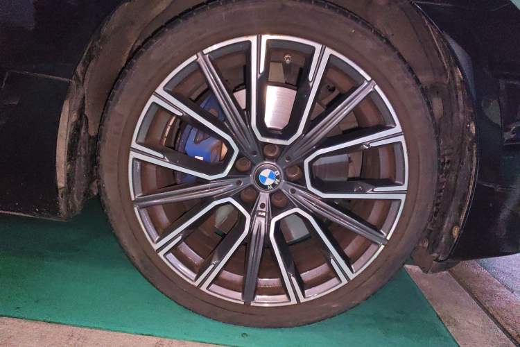 Used BMW 6 Series GT 2021 630i M Sport Grand Touring Edition Right Front Wheel Hub