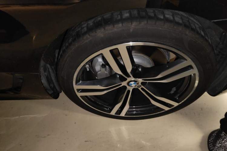 Used BMW 6 Series GT 2021 630i M Sport Package Right Front Wheel Hub