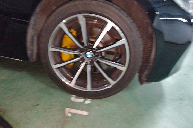 Used BMW 6 Series GT 2021 Updated 630i Luxury Design Package Right Front Wheel Hub