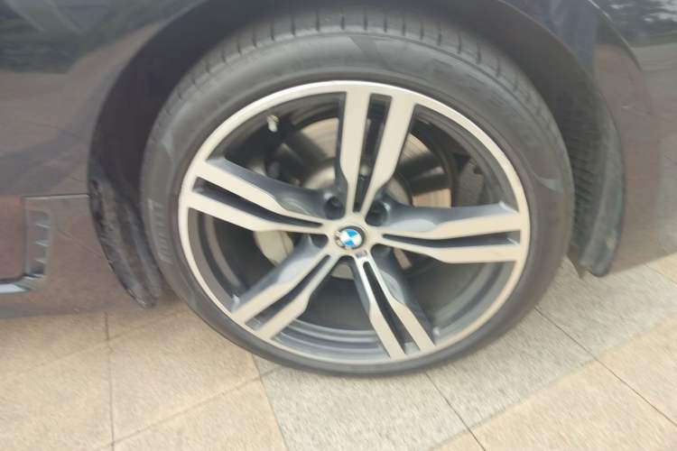 Used BMW 6 Series GT 2021 630i M Sport Package Right Front Wheel Hub