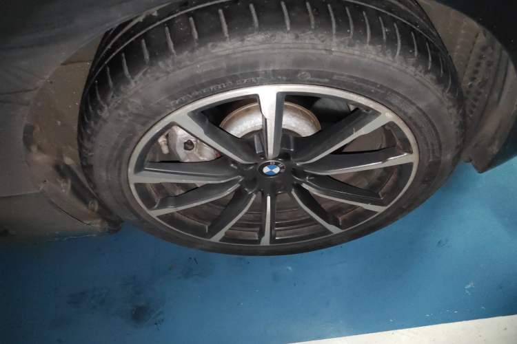 Used BMW 6 Series GT 2021 630i Luxury Design Package Right Front Wheel Hub