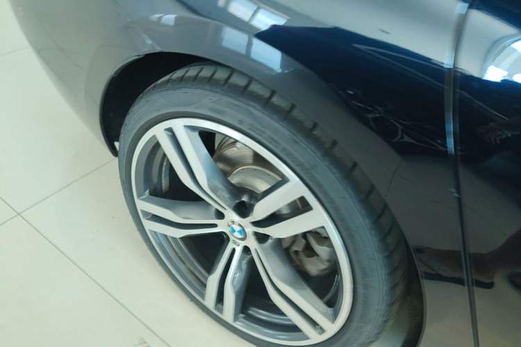 Used BMW 6 Series GT 2021 Restyled 630i M Sport Package Right Rear Wheel Hub