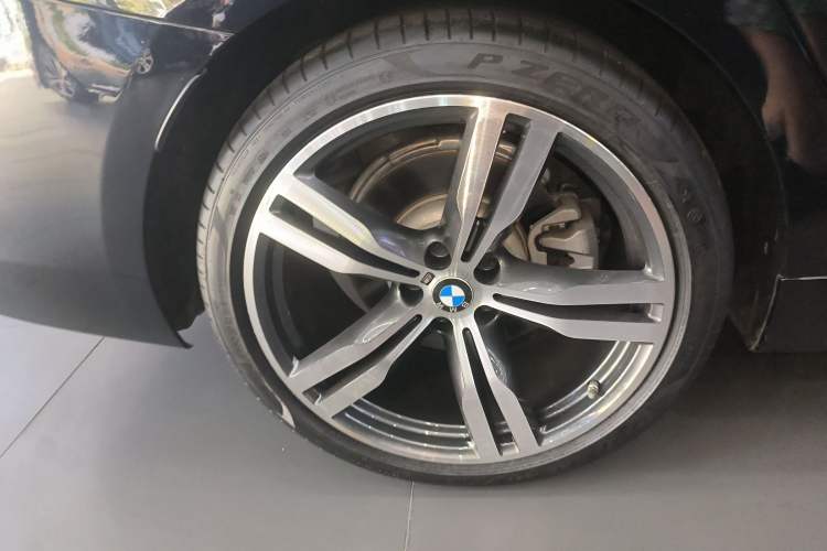 Used BMW 6 Series GT 2021 Restyled 630i M Sport Package Right Rear Wheel Hub