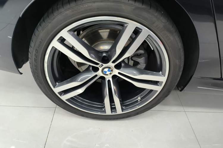 Used BMW 6 Series GT 2021 Restyled 630i M Sport Package Right Rear Wheel Hub