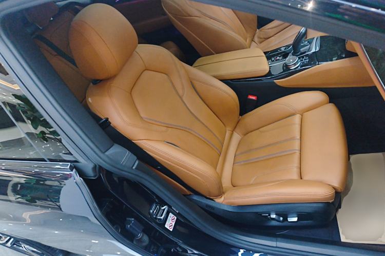 Used BMW 6 Series GT 2021 Restyled 630i M Sport Package Right Front Seat