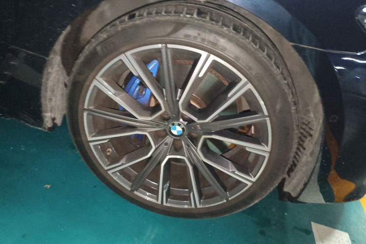 Used BMW 6 Series GT 2021 630i M Sport Grand Touring Edition Right Front Wheel Hub
