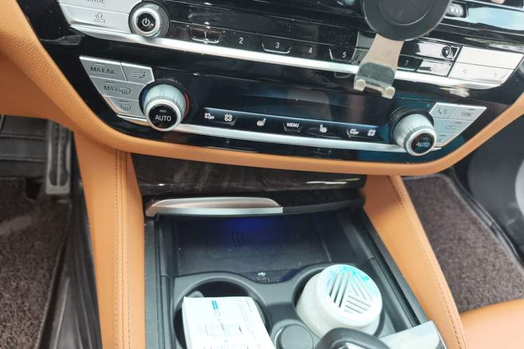 Used BMW 6 Series GT 2021 630i M Sport Package Audio And AC Panel