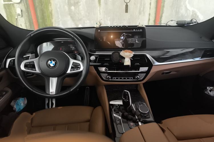 Used BMW 6 Series GT 2021 630i M Sport Package Center Console