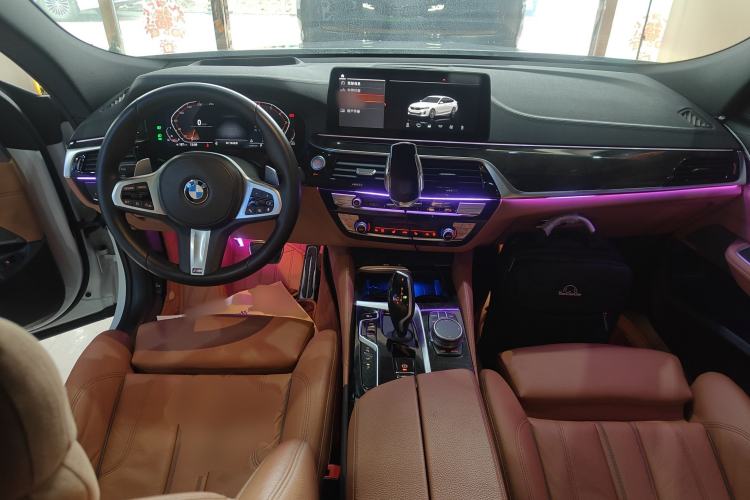 Used BMW 6 Series GT 2021 630i M Sport Package Center Console