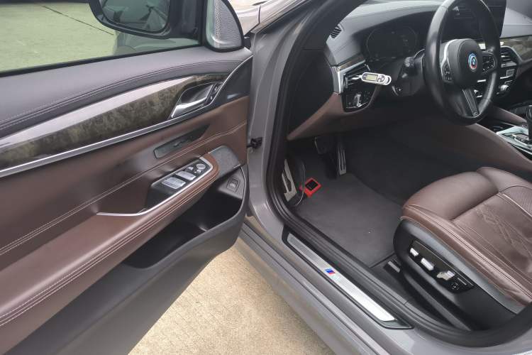 Used BMW 6 Series GT 2021 630i M Sport Grand Touring Edition Driver Seat