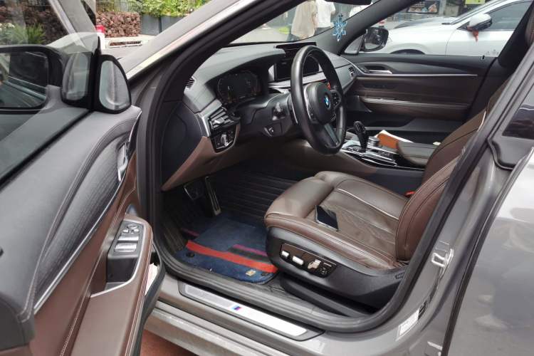 Used BMW 6 Series GT 2021 630i M Sport Grand Touring Edition Driver Seat