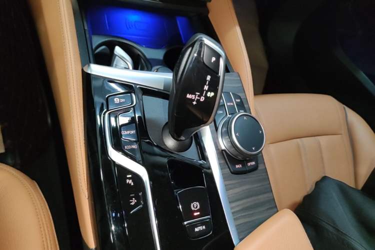 Used BMW 6 Series GT 2021 630i Luxury Design Package Gear Lever