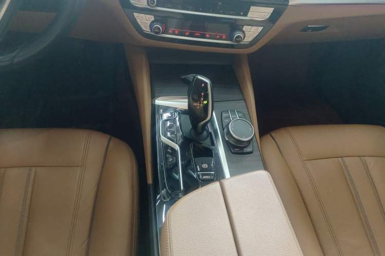 Used BMW 6 Series GT 2021 630i Luxury Design Package Gear Lever