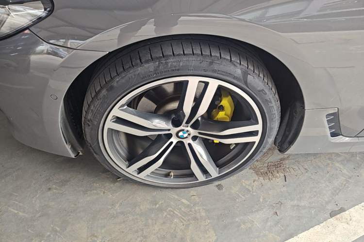 Used BMW 6 Series GT 2021 Restyled 630i M Sport Package Left Front Wheel Hub