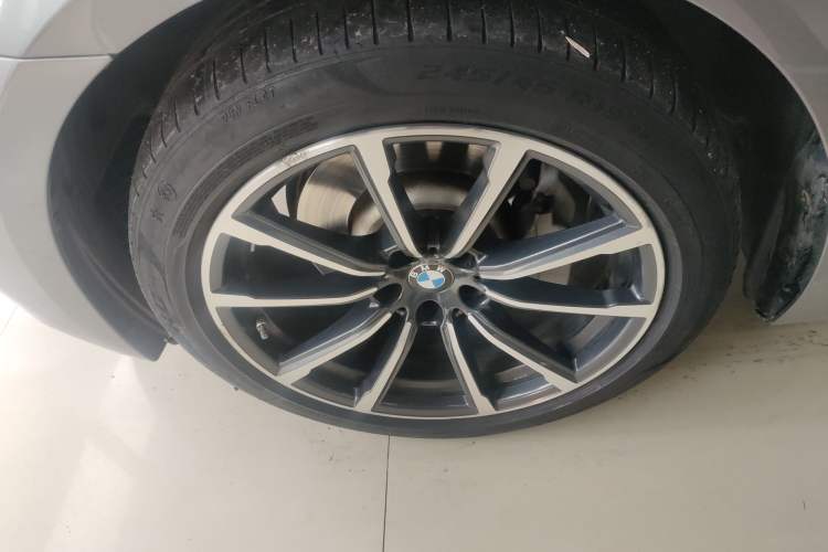 Used BMW 6 Series GT 2021 630i Luxury Design Package Left Front Wheel Hub