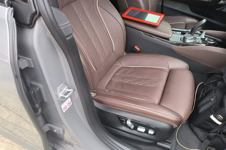 Used BMW 6 Series GT 2021 630i M Sport Grand Touring Edition Right Front Seat