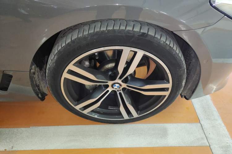 Used BMW 6 Series GT 2021 630i M Sport Package Right Front Wheel Hub