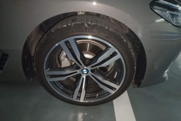 Used BMW 6 Series GT 2021 Restyled 630i M Sport Package Right Front Wheel Hub