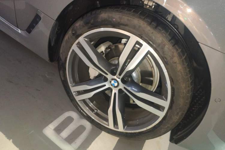 Used BMW 6 Series GT 2021 630i M Sport Package Right Front Wheel Hub