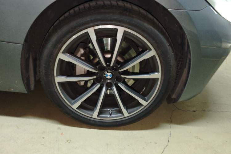 Used BMW 6 Series GT 2021 630i Luxury Design Package Right Front Wheel Hub