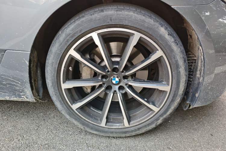 Used BMW 6 Series GT 2021 Updated 630i Luxury Design Package Right Front Wheel Hub