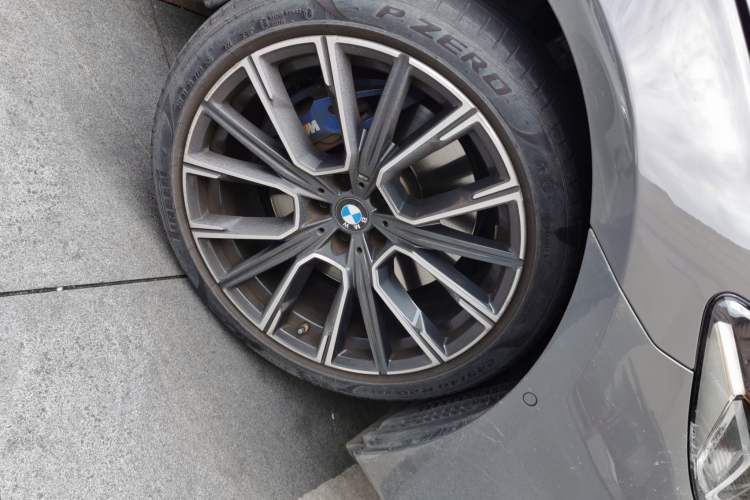 Used BMW 6 Series GT 2021 630i M Sport Grand Touring Edition Right Front Wheel Hub