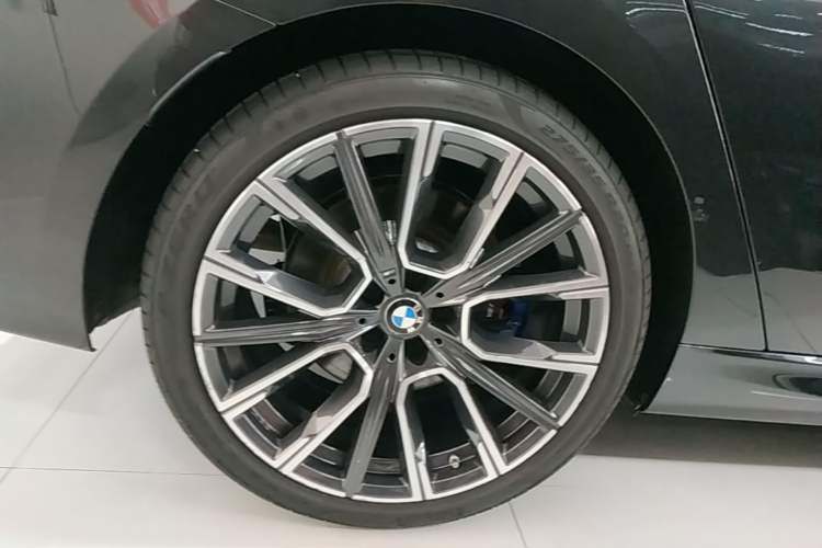 Used BMW 6 Series GT 2021 Revised Version 630i M Sport Touring Edition Right Rear Wheel Hub