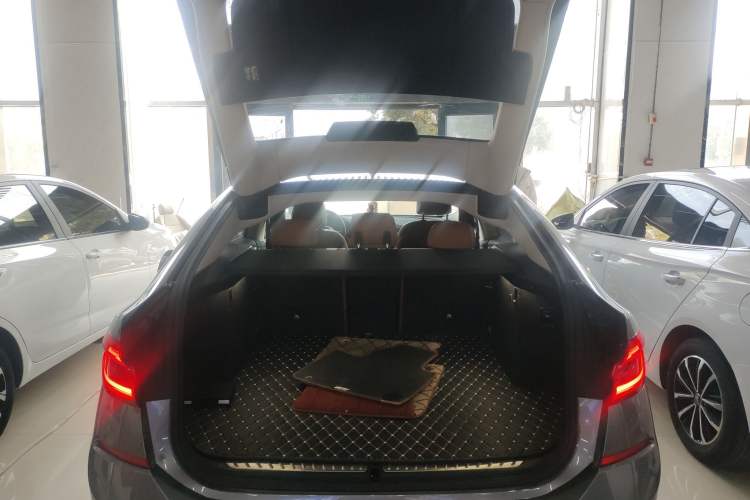 Used BMW 6 Series GT 2021 630i Luxury Design Package Trunk