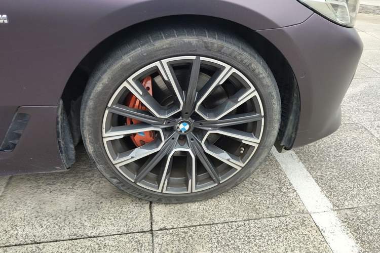 Used BMW 6 Series GT 2021 630i M Sport Grand Touring Edition Right Front Wheel Hub