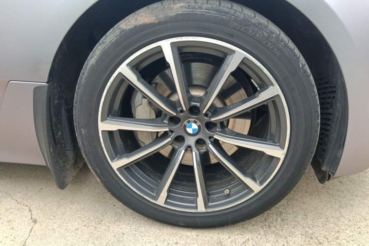 Used BMW 6 Series GT 2021 630i Luxury Design Package Right Front Wheel Hub