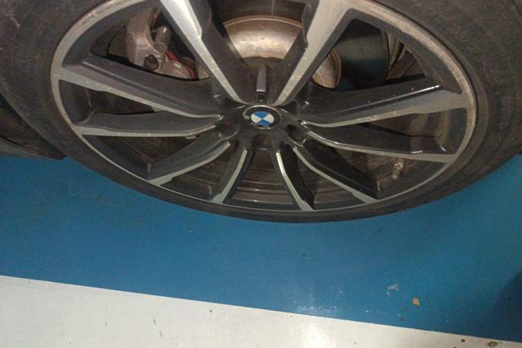 Used BMW 6 Series GT 2021 630i Luxury Design Package Right Front Wheel Hub