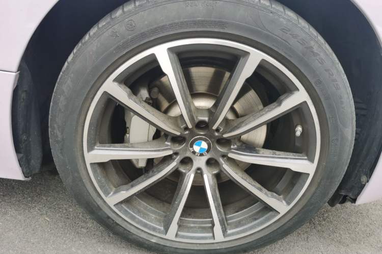 Used BMW 6 Series GT 2021 Updated 630i Luxury Design Package Right Front Wheel Hub