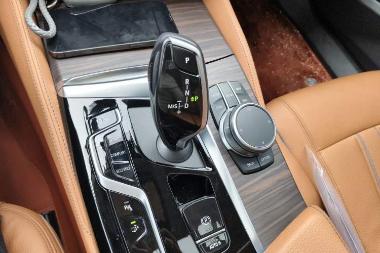 Used BMW 6 Series GT 2021 630i Luxury Design Package Gear Lever