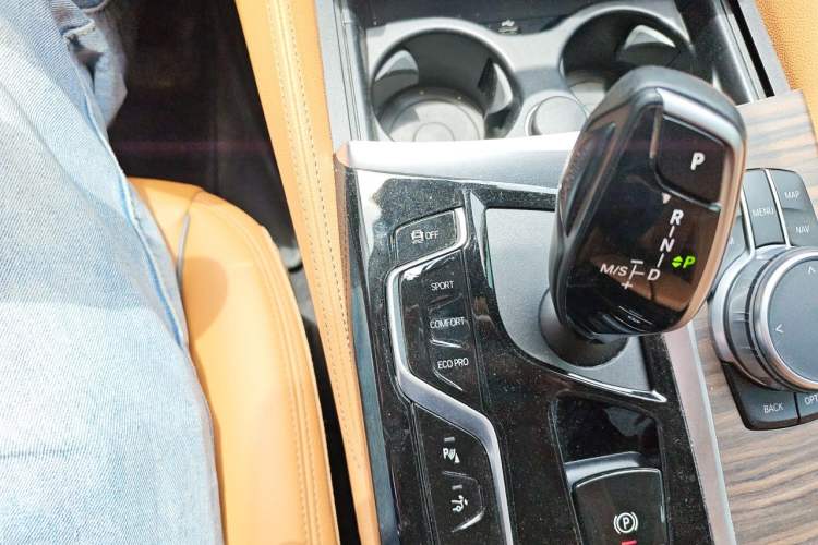 Used BMW 6 Series GT 2021 630i Luxury Design Package Gear Lever