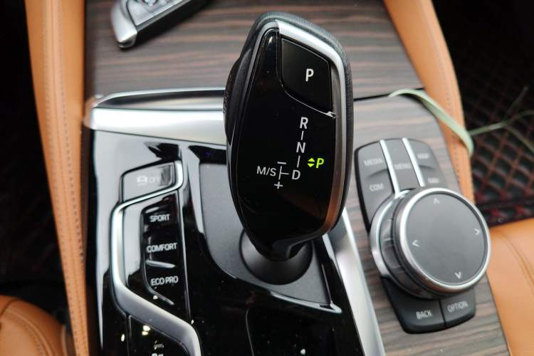 Used BMW 6 Series GT 2021 630i Luxury Design Package Gear Lever