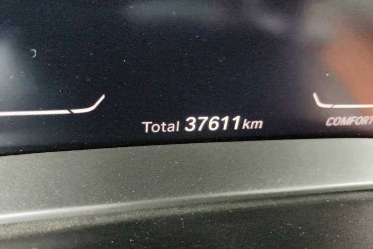 Used BMW 6 Series GT 2021 630i Luxury Design Package Odometer Close Up