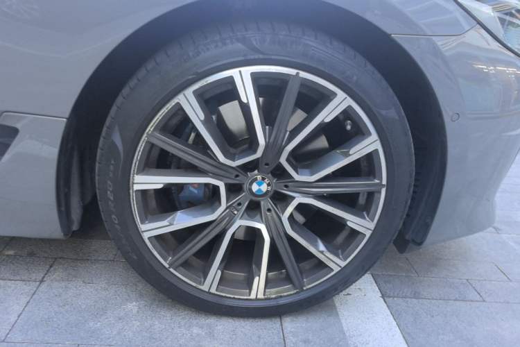 Used BMW 6 Series GT 2021 630i M Sport Grand Touring Edition Right Front Wheel Hub