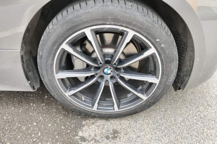 Used BMW 6 Series GT 2021 630i Luxury Design Package Right Front Wheel Hub