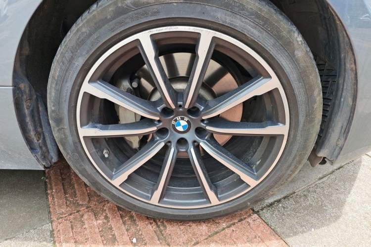 Used BMW 6 Series GT 2021 630i Luxury Design Package Right Front Wheel Hub