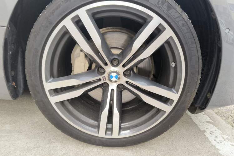 Used BMW 6 Series GT 2021 Restyled 630i M Sport Package Right Front Wheel Hub