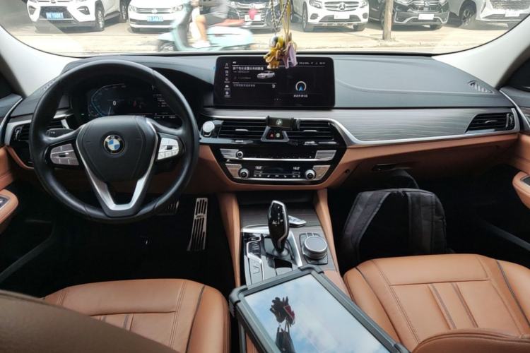Used BMW 6 Series GT 2021 630i Luxury Design Package Center Console