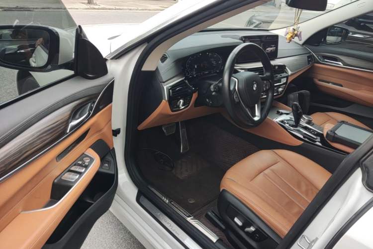 Used BMW 6 Series GT 2021 630i Luxury Design Package Driver Seat
