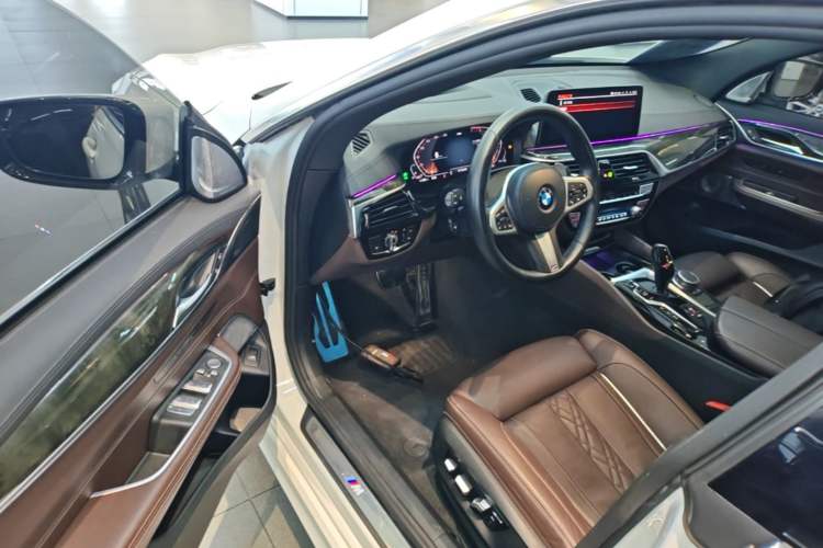 Used BMW 6 Series GT 2021 630i M Sport Grand Touring Edition Driver Seat