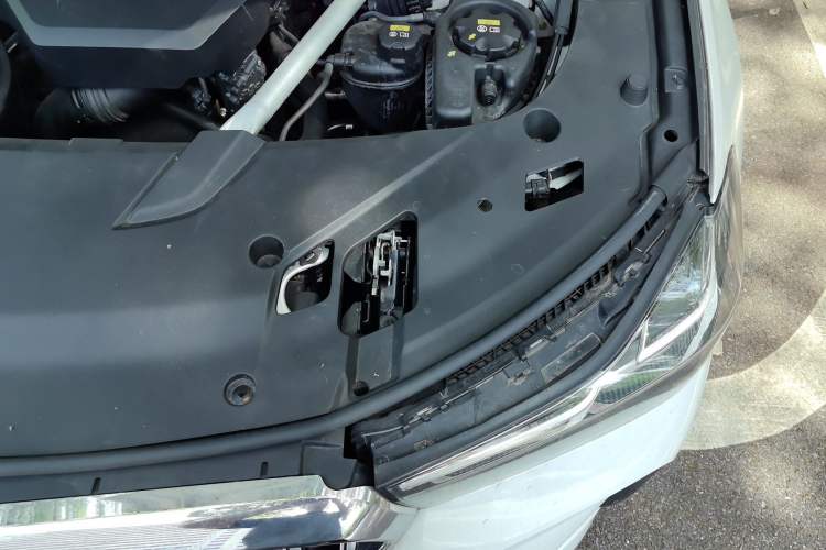 Used BMW 6 Series GT 2021 630i M Sport Package Engine Bay Left