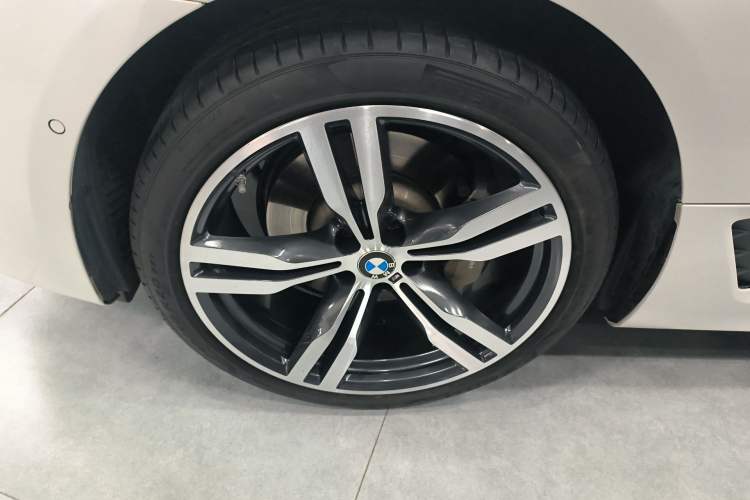 Used BMW 6 Series GT 2021 Restyled 630i M Sport Package Exterior 4