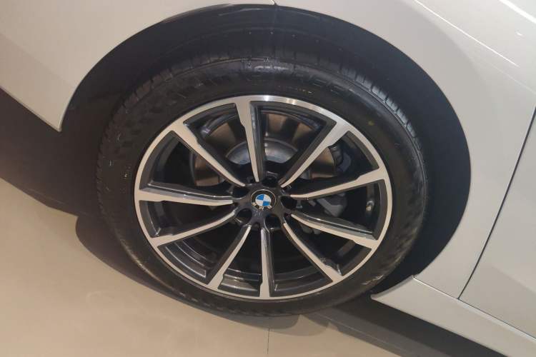 Used BMW 6 Series GT 2021 Updated 630i Luxury Design Package Exterior 5