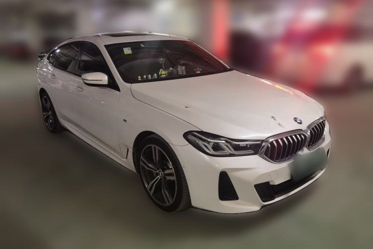 Used BMW 6 Series GT 2021 630i M Sport Package Front Right 45 Deg