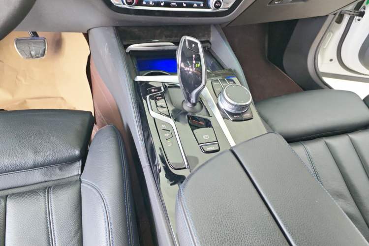 Used BMW 6 Series GT 2021 Restyled 630i M Sport Package Gear Lever