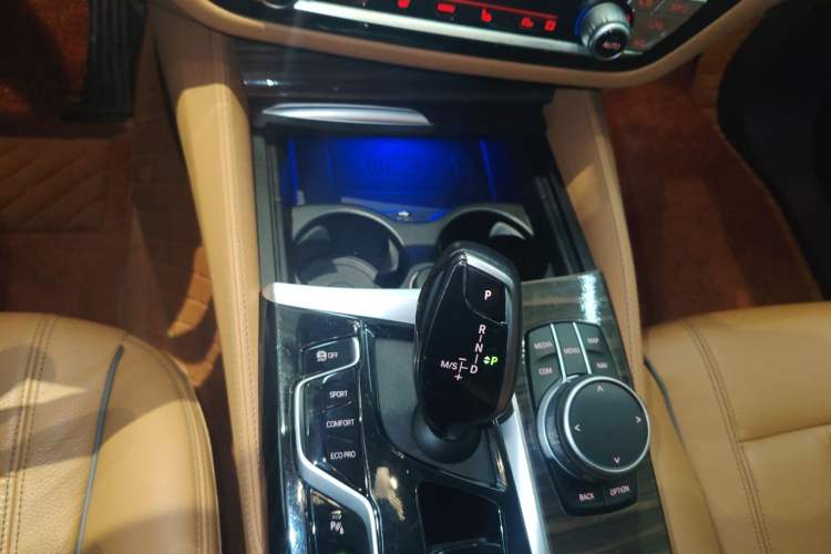 Used BMW 6 Series GT 2021 Updated 630i Luxury Design Package Gear Lever