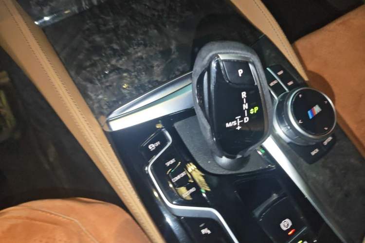 Used BMW 6 Series GT 2021 630i M Sport Package Gear Lever